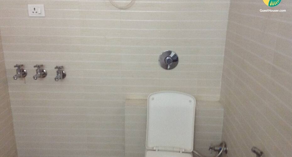 Apartment for two, New Delhi 5